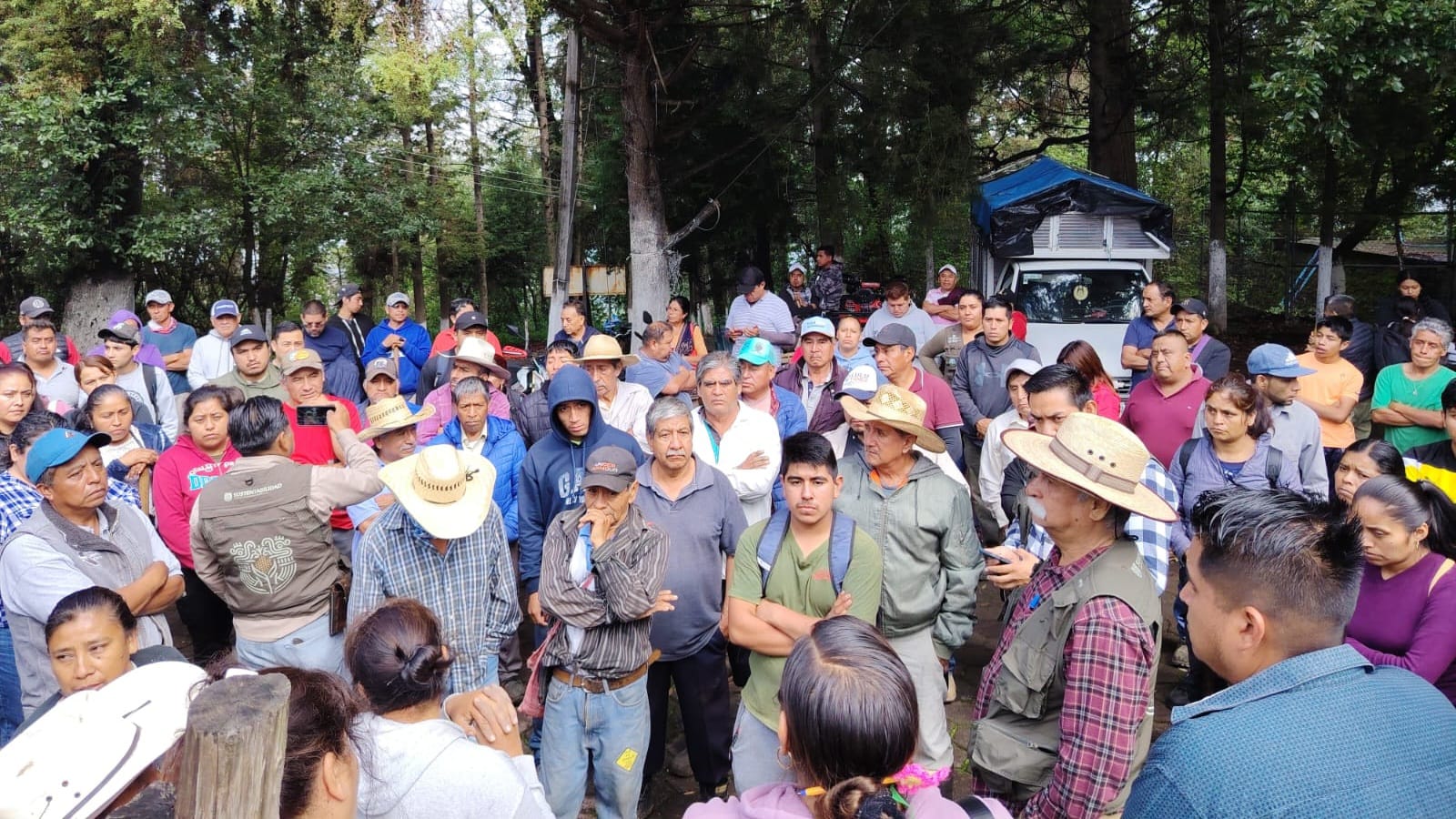 Realizan jornada de reforestación en el Cerro de Jumiltepec