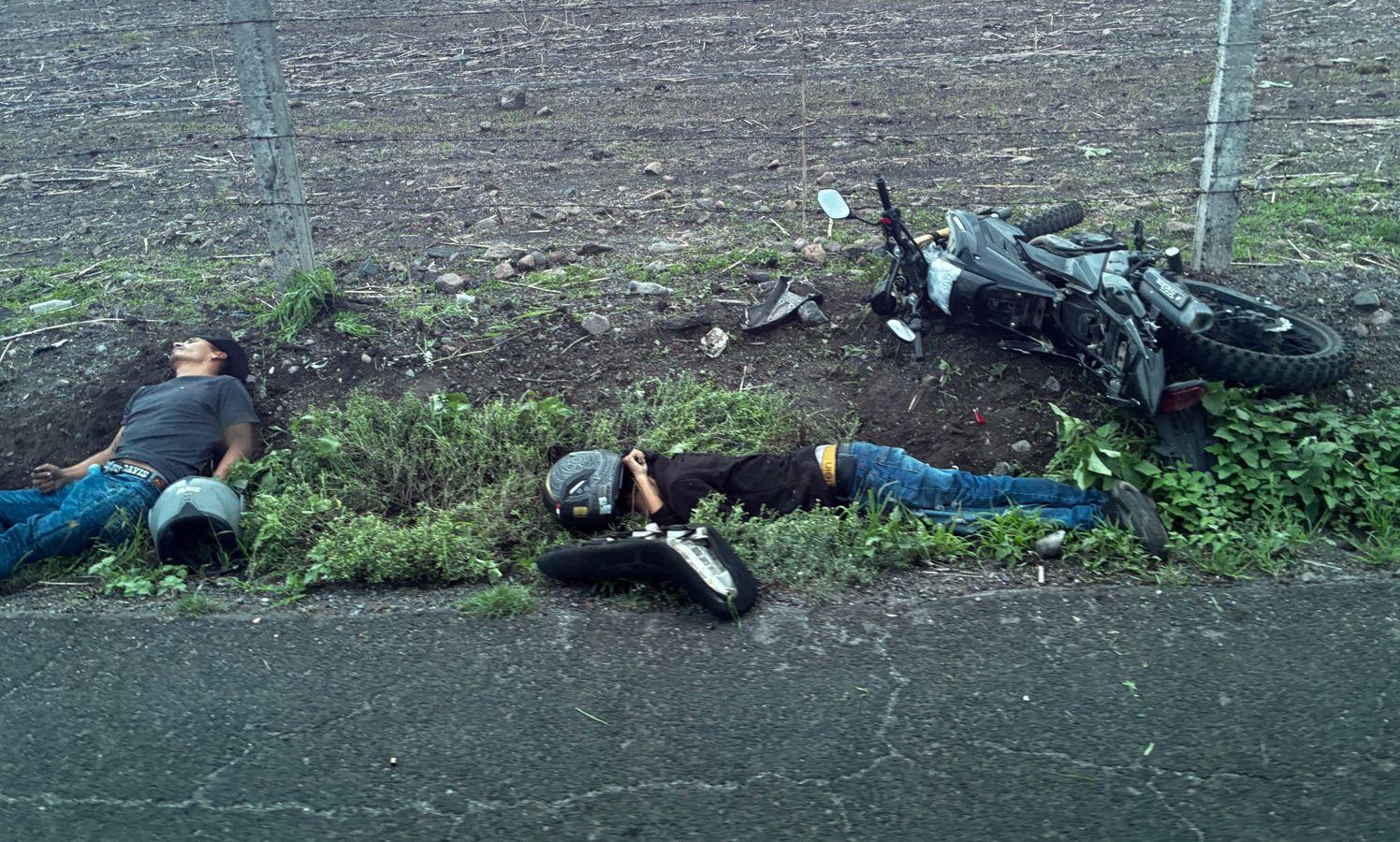 Hallan a dos hombres baleados en la carretera Huexca-Limones en Yecapixtla