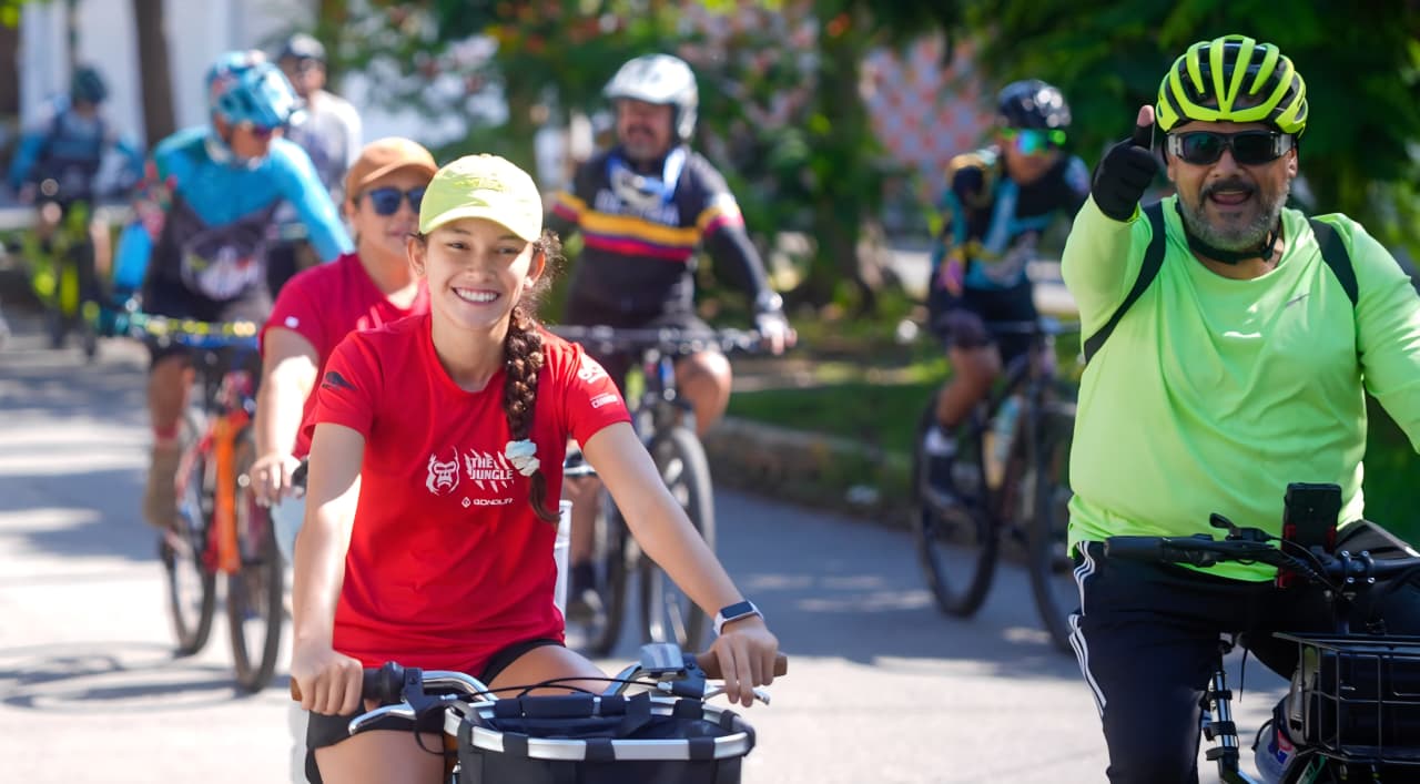 Pedalean en familia por el patrimonio histórico de Cuautla