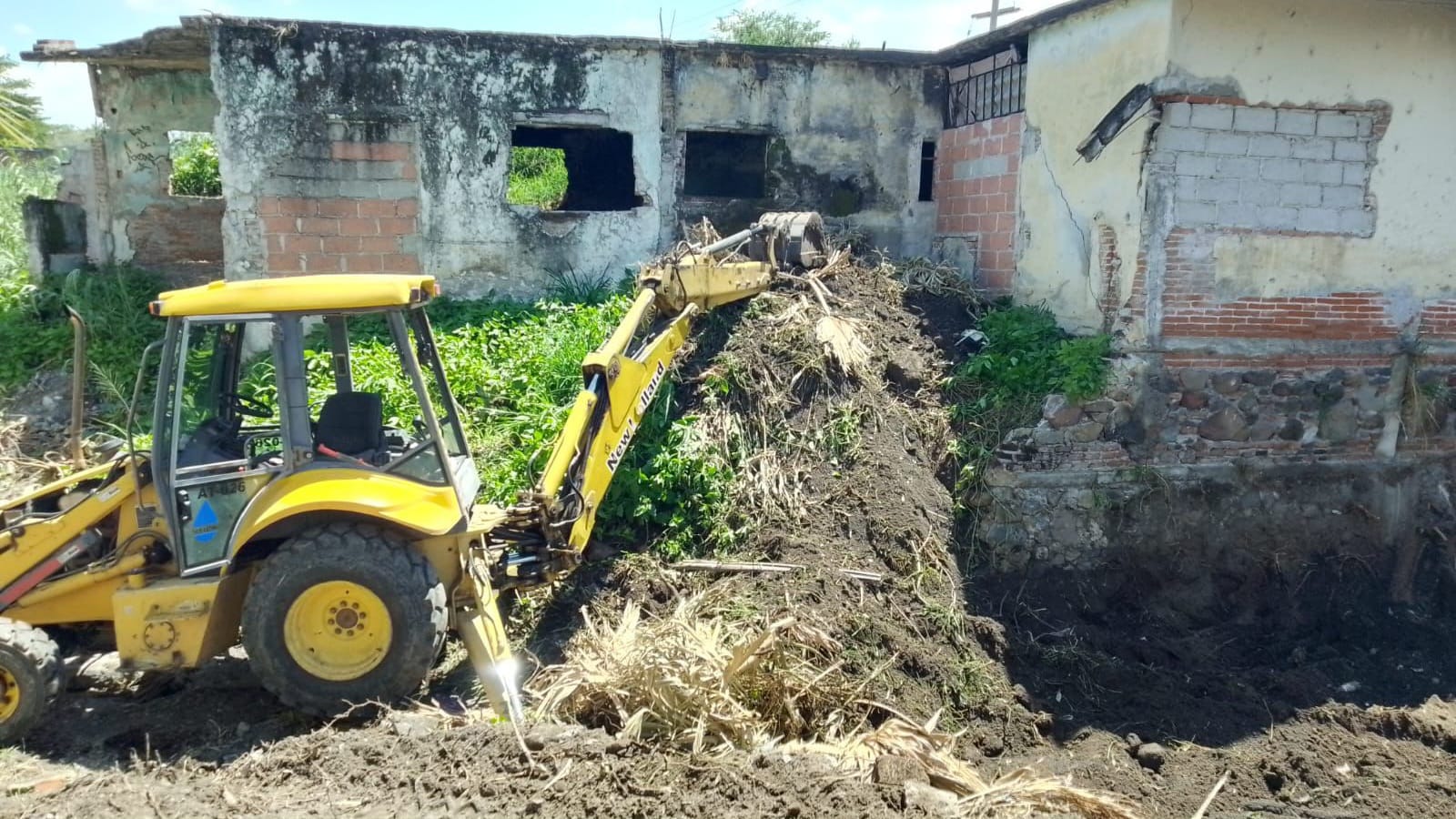 Cuautla refuerza trabajos de limpieza y desazolve en barrancas y cauces de agua