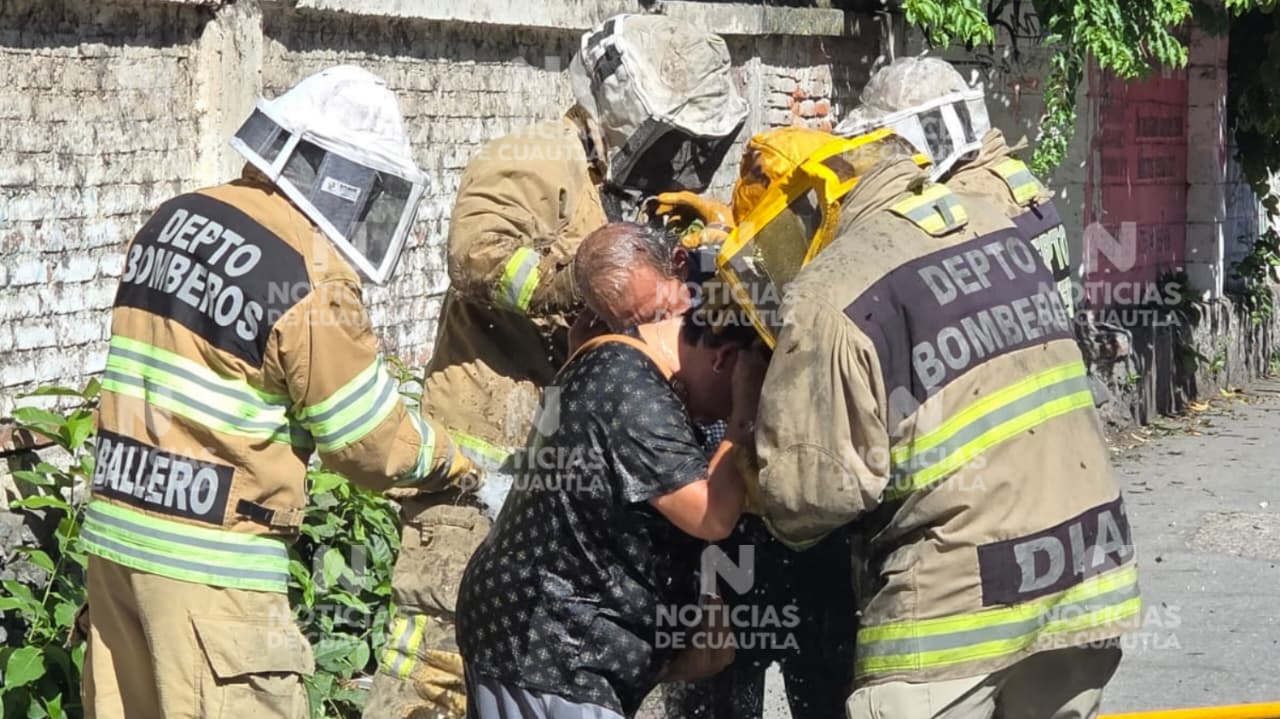 Ataca enjambre de abejas a 5 personas afuera de la clínica del ISSSTE en Cuautla