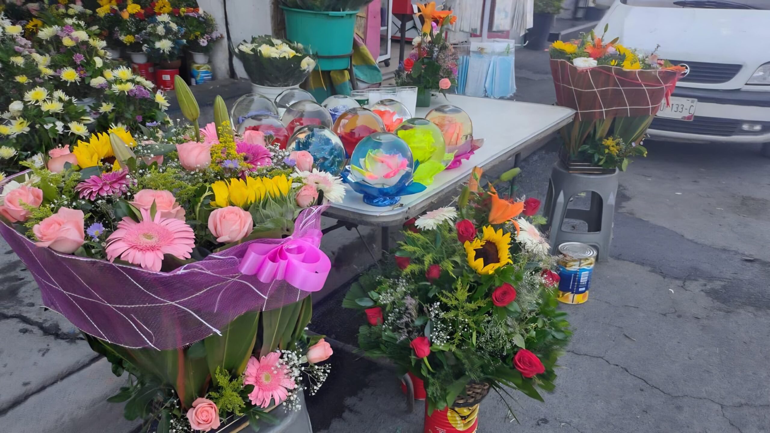 Suben hasta 30% las flores por temporada de graduaciones en la región oriente