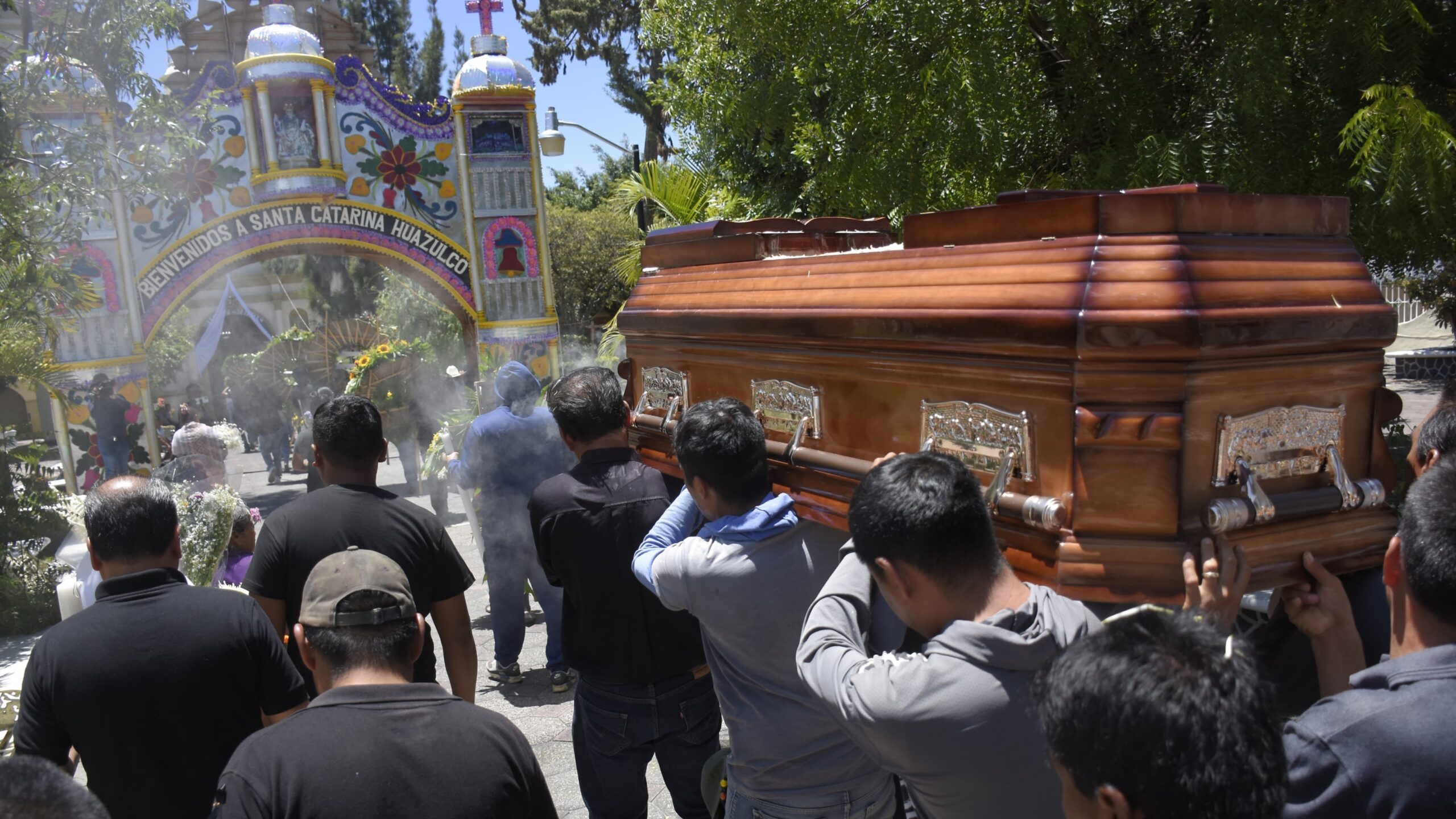 Despiden a alcalde de Temoac con homenaje restringido