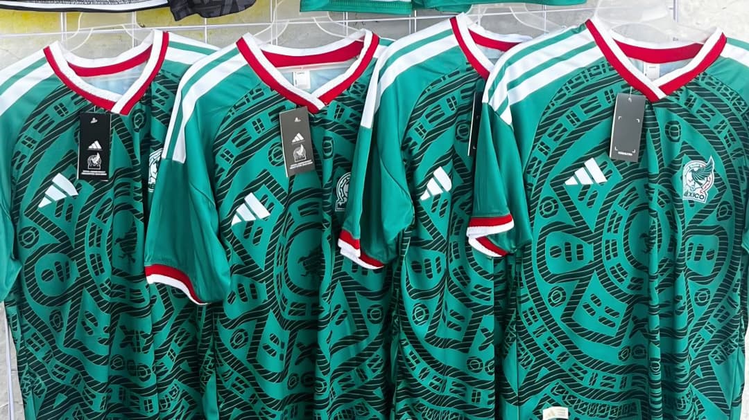 Fiebre mundialista impulsa venta de playeras en Cuautla