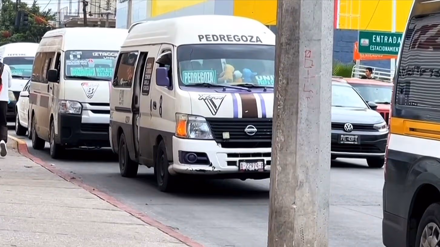 Transportistas inician retiro de unidades “chatarra”
