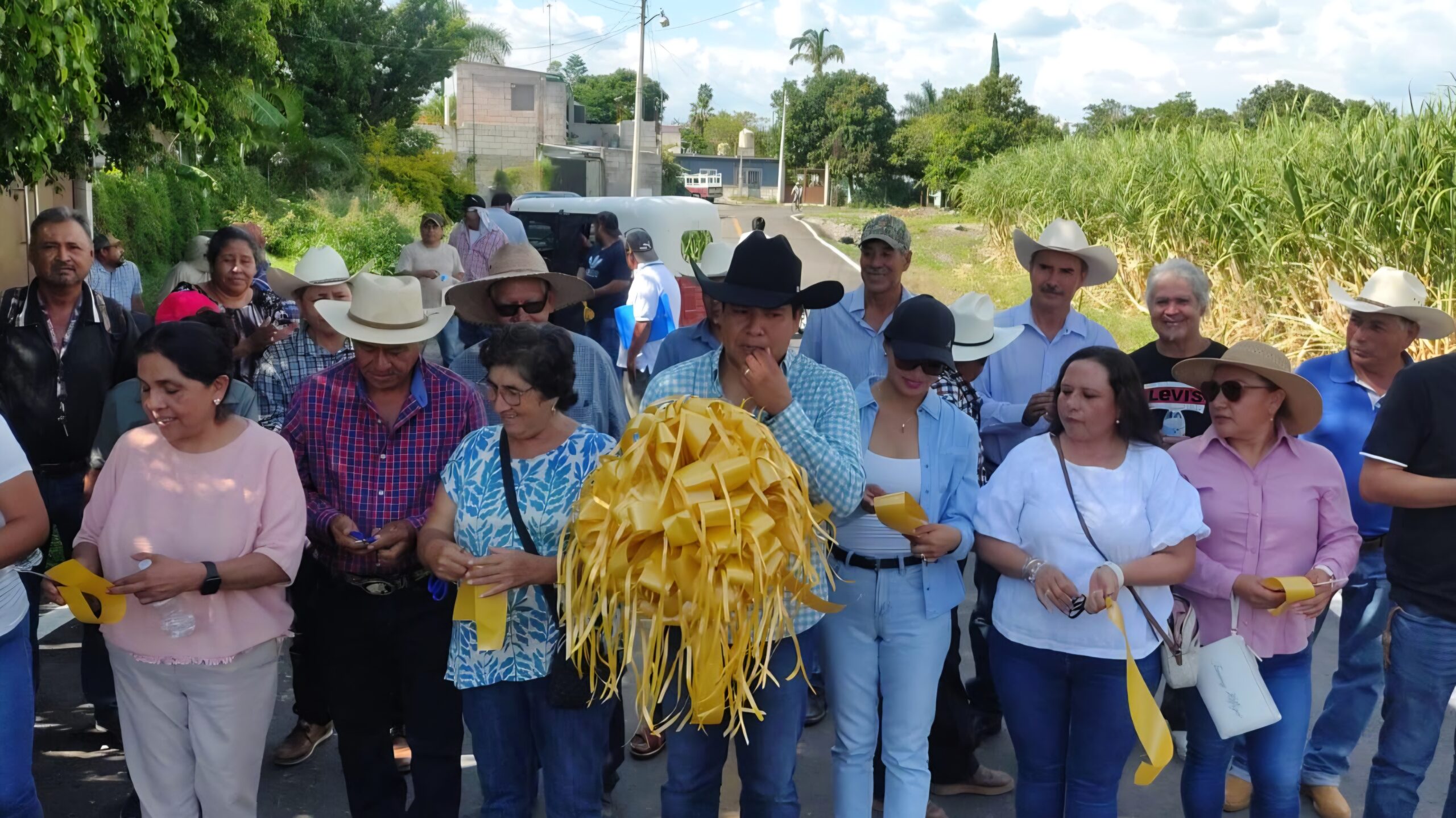 Rehabilitan con asfalto la calle José María Morelos y Pavón en Tenango
