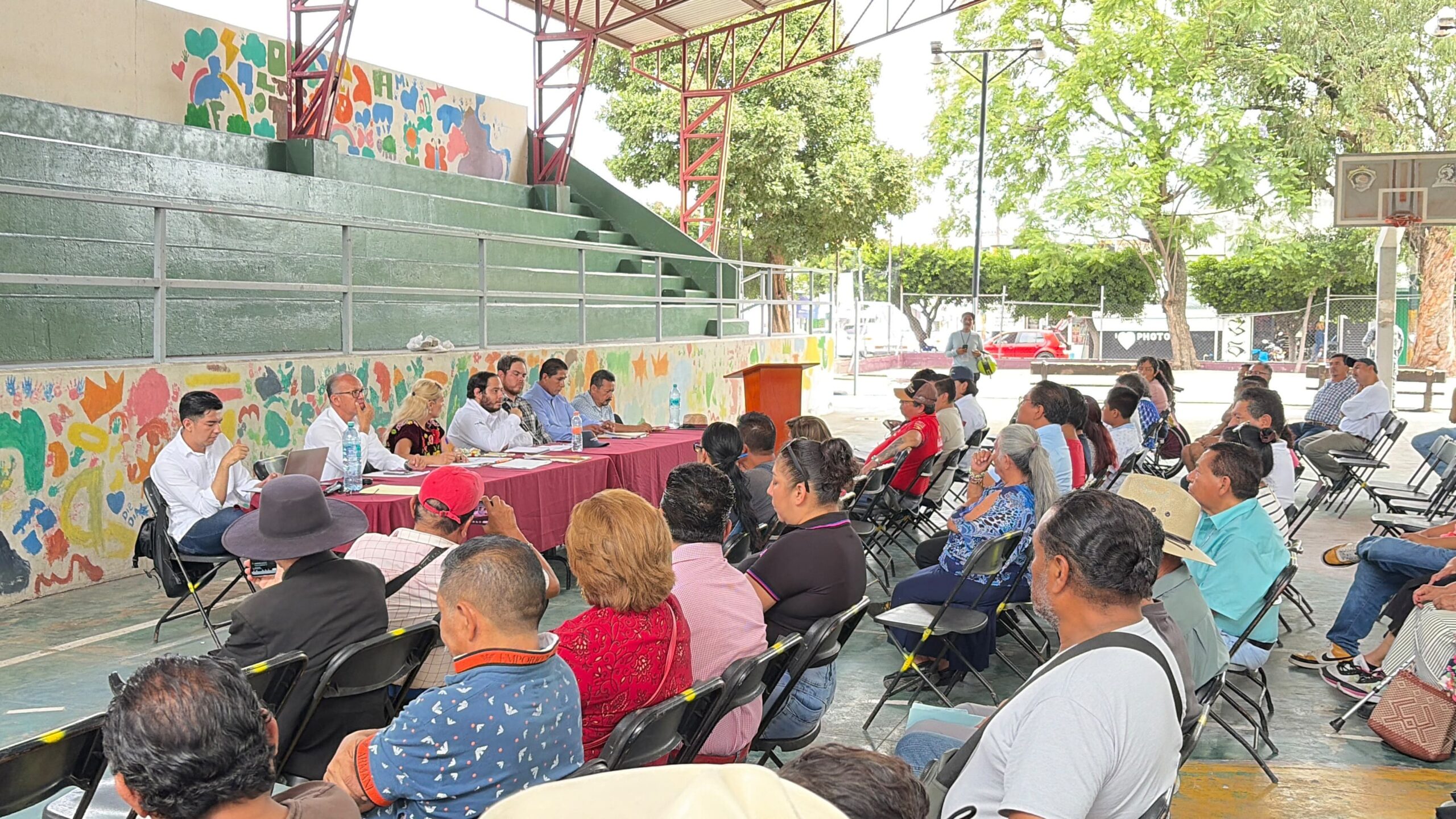Comerciantes del mercado Galeana crean comité para supervisar obra