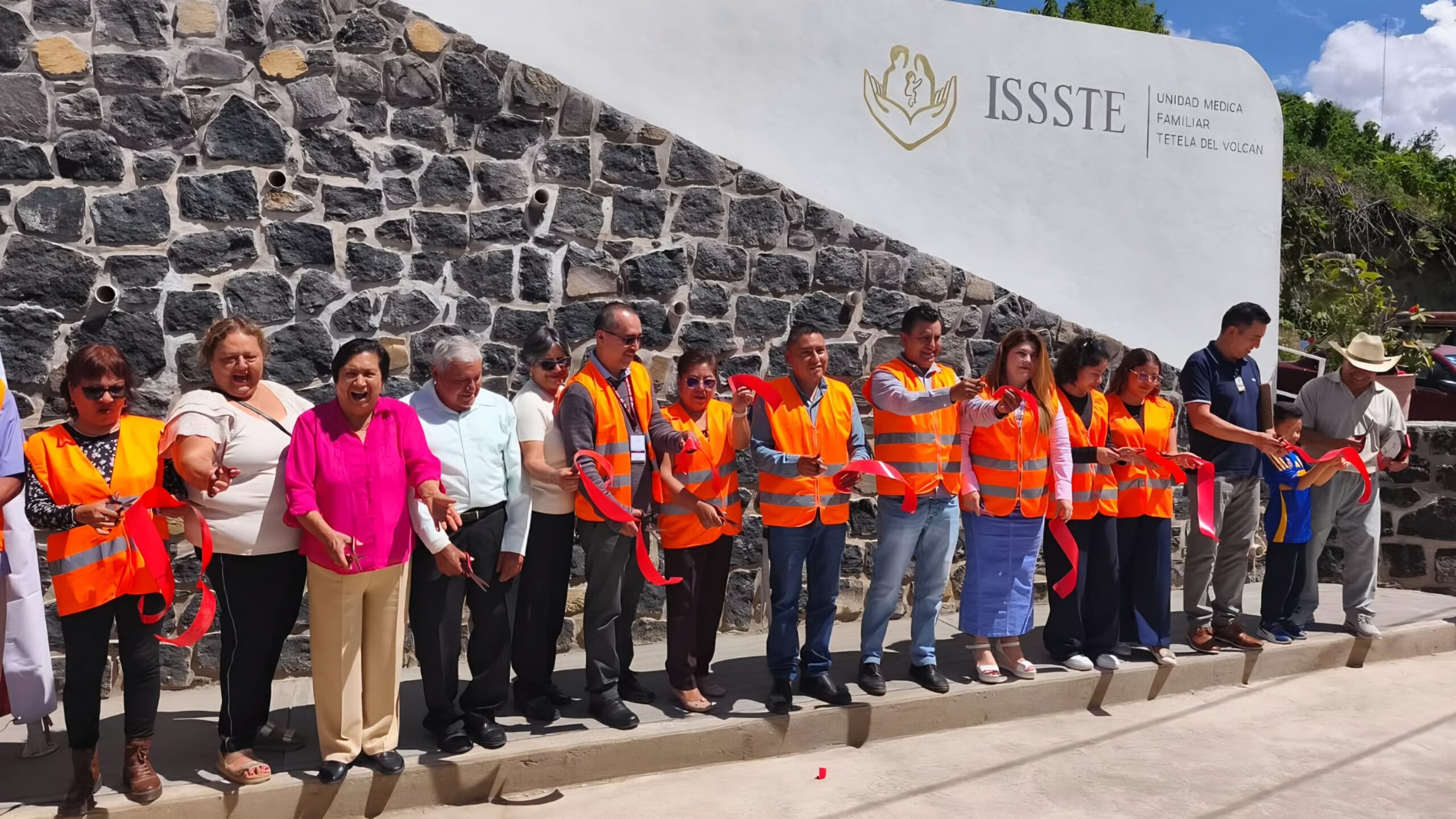 Entregan obras de rehabilitación en instalaciones del ISSSTE en Tetela del Volcán