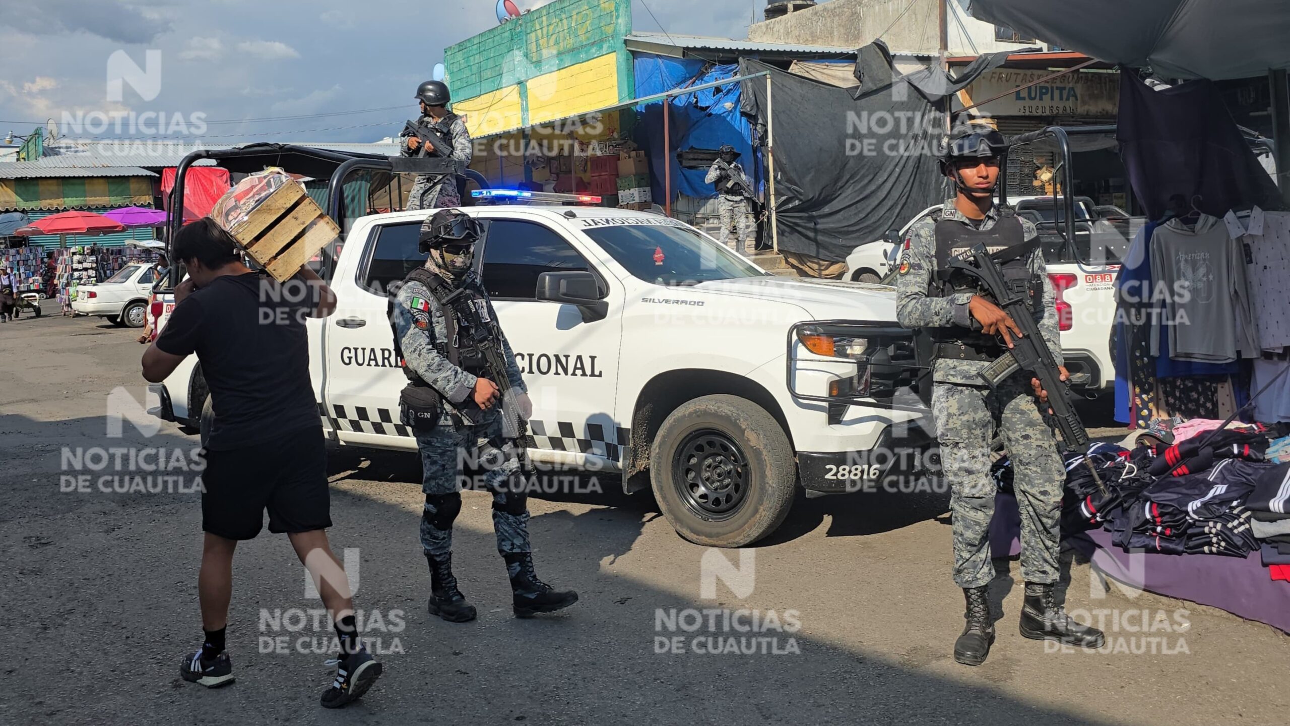 Muere un hombre y una mujer tras ataque armado en plaza solidaridad en Cuautla