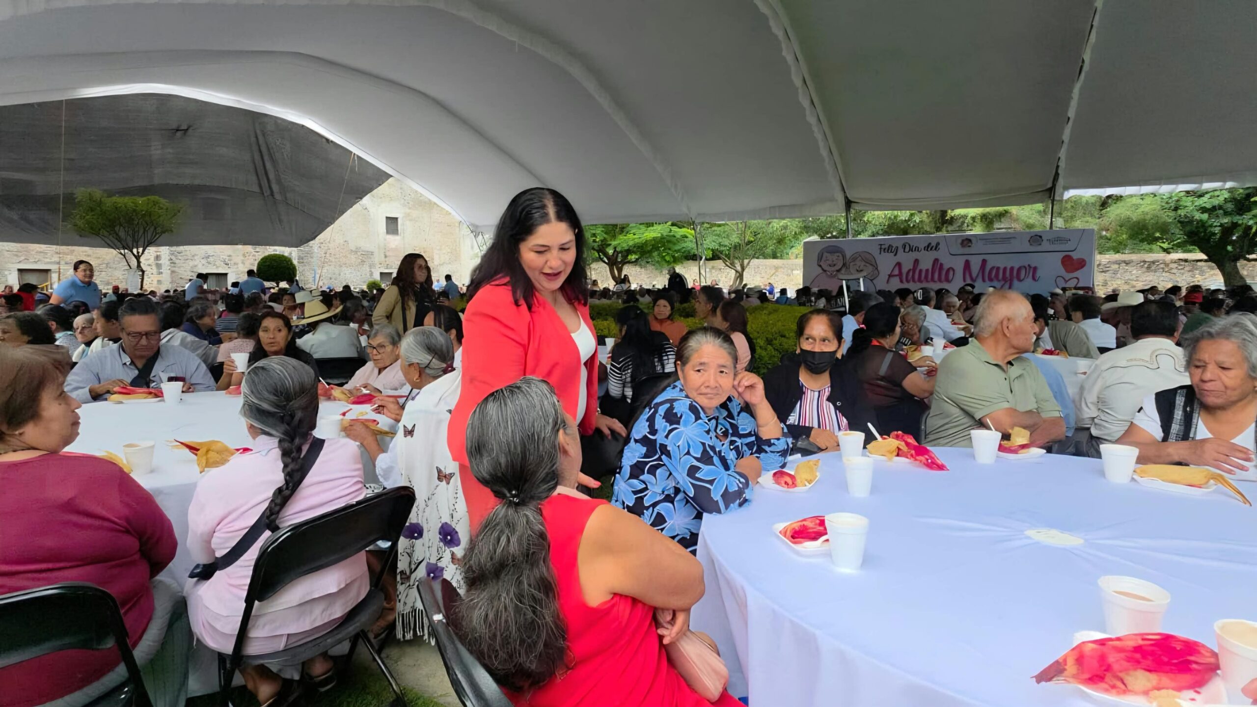 Celebran a cerca de mil adultos mayores en Yecapixtla