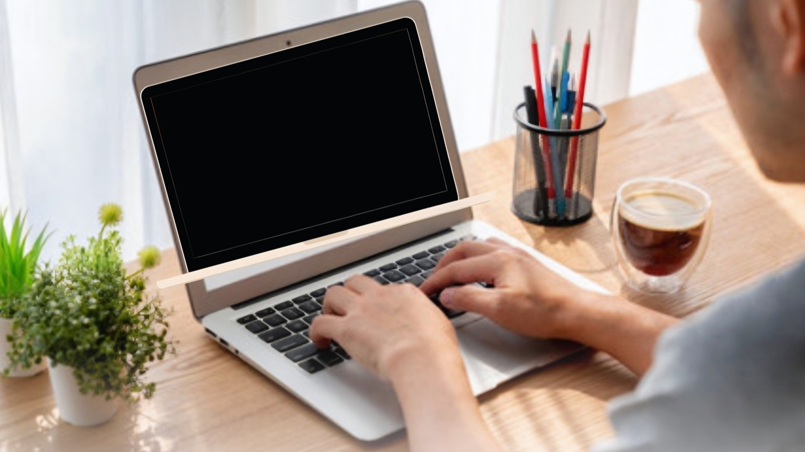 Llama SNE a verificar ofertas de empleo en redes sociales