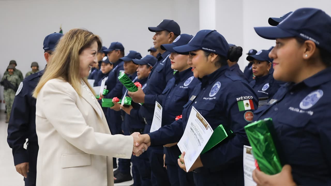 Reconocen valor y trayectoria de 24 policías en Morelos