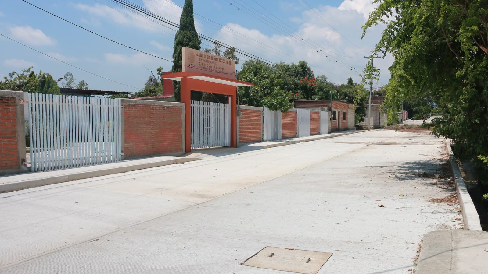 Concluyen obras de mejoramiento vial frente al Jardín de Niños Coconetl