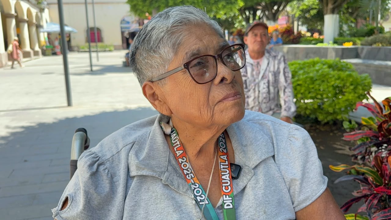 Recolectores de basura irregulares tiran residuos en barrancas
