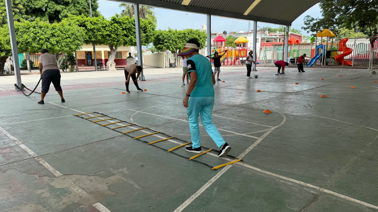 Promueven la activación física de adultos mayores en Cuautla