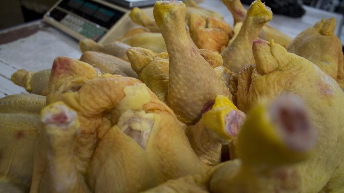 Se encarecen el pollo y la cebolla previo a las fiestas patrias