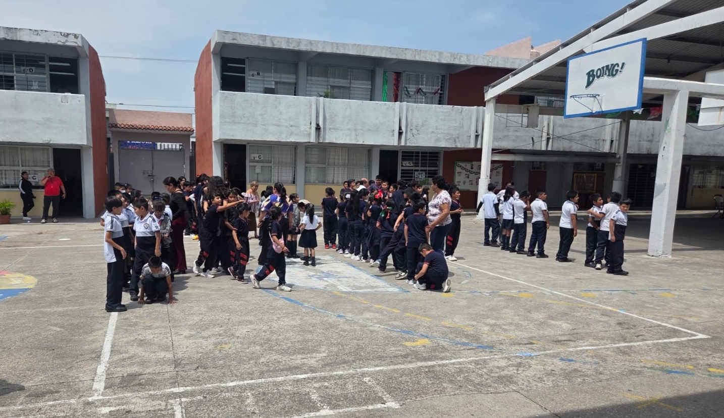 Participan casi 500 alumnos de la primaria Plan de Ayala en el Simulacro Nacional