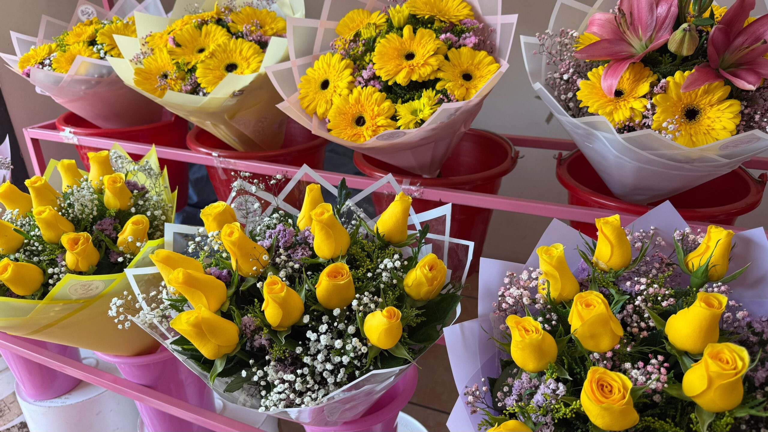 Flores amarillas disparan ventas entre comerciantes de Cuautla