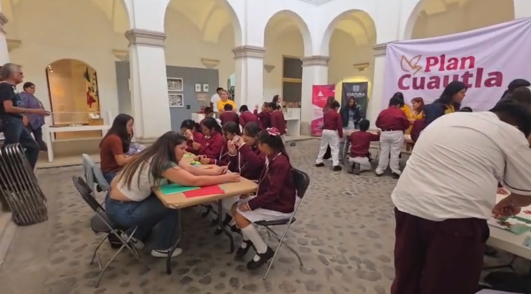 Acercan la ciencia a estudiantes de Cuautla Acercan la ciencia a estudiantes de Cuautla