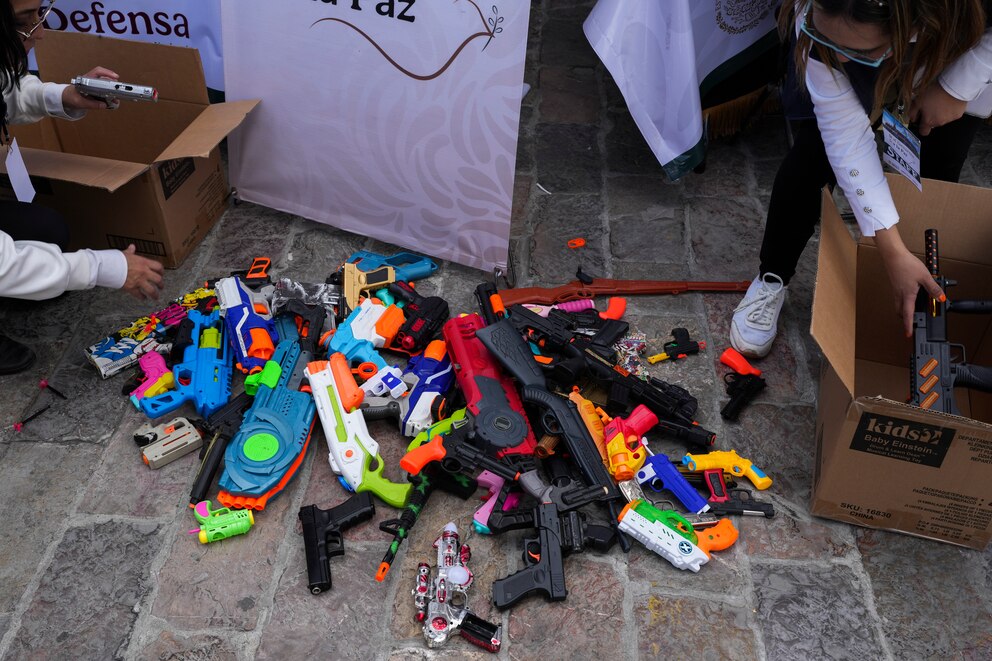 Ayuntamiento de Cuautla invita a cambiar juguetes bélicos por juguetes recreativos Ayuntamiento de Cuautla invita a cambiar juguetes bélicos por juguetes recreativos