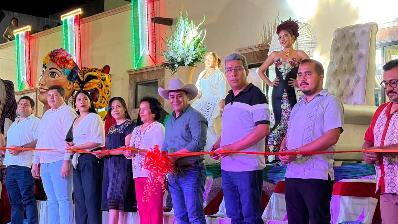 Rescatan imagen histórica del Palacio Municipal de Axochiapan