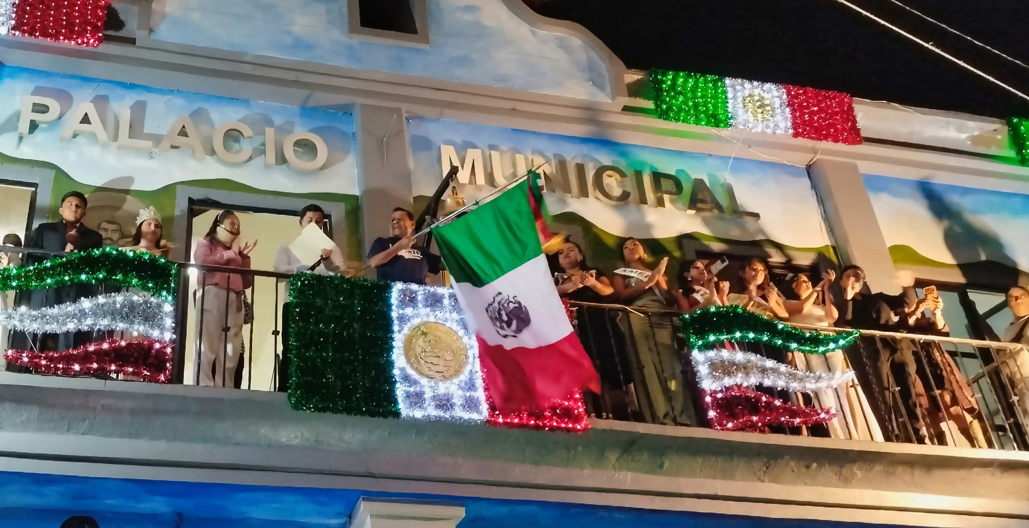 Encabeza Israel Andrade el Grito de Independencia en Jonacatepec