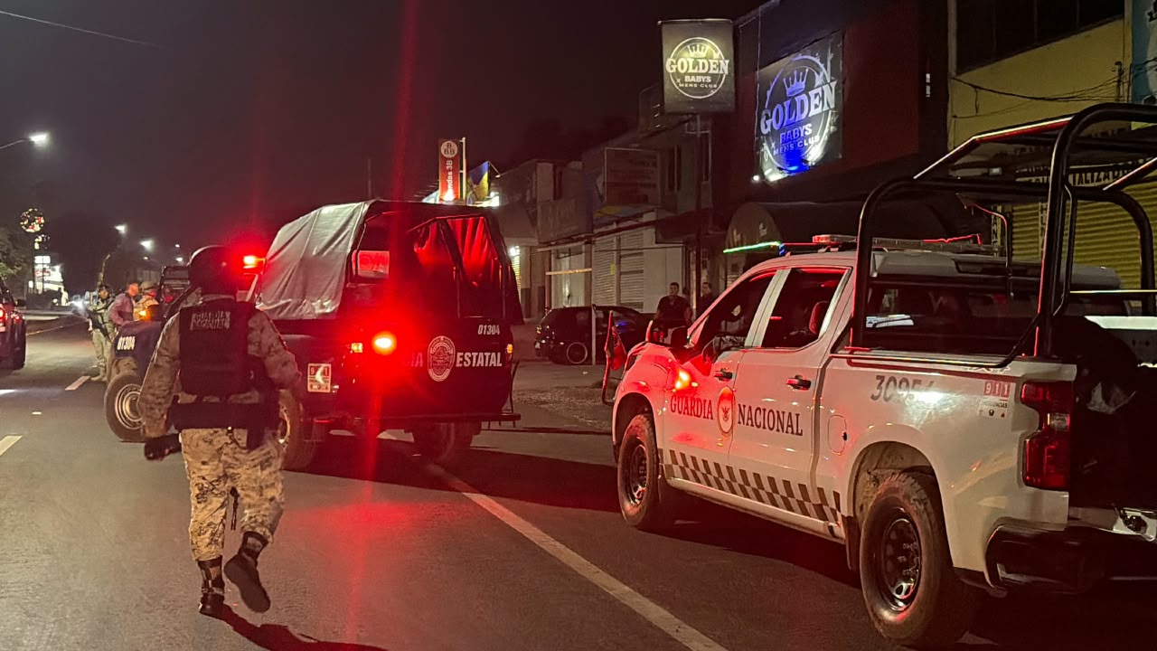 Atacan a balazos camioneta afuera de centro nocturno en Cuautla Atacan a balazos camioneta afuera de centro nocturno en Cuautla