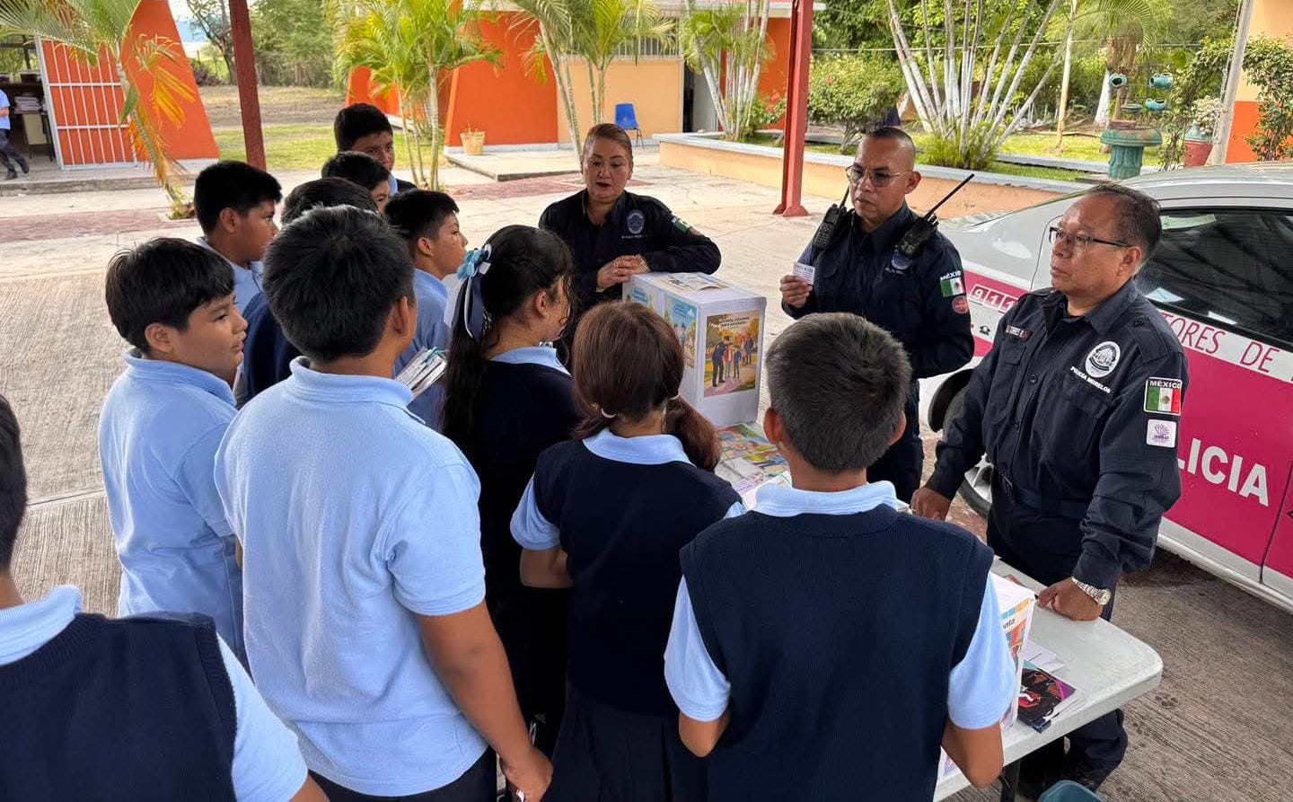 Llevan Feria de Prevención del Delito a telesecundaria de Tenango