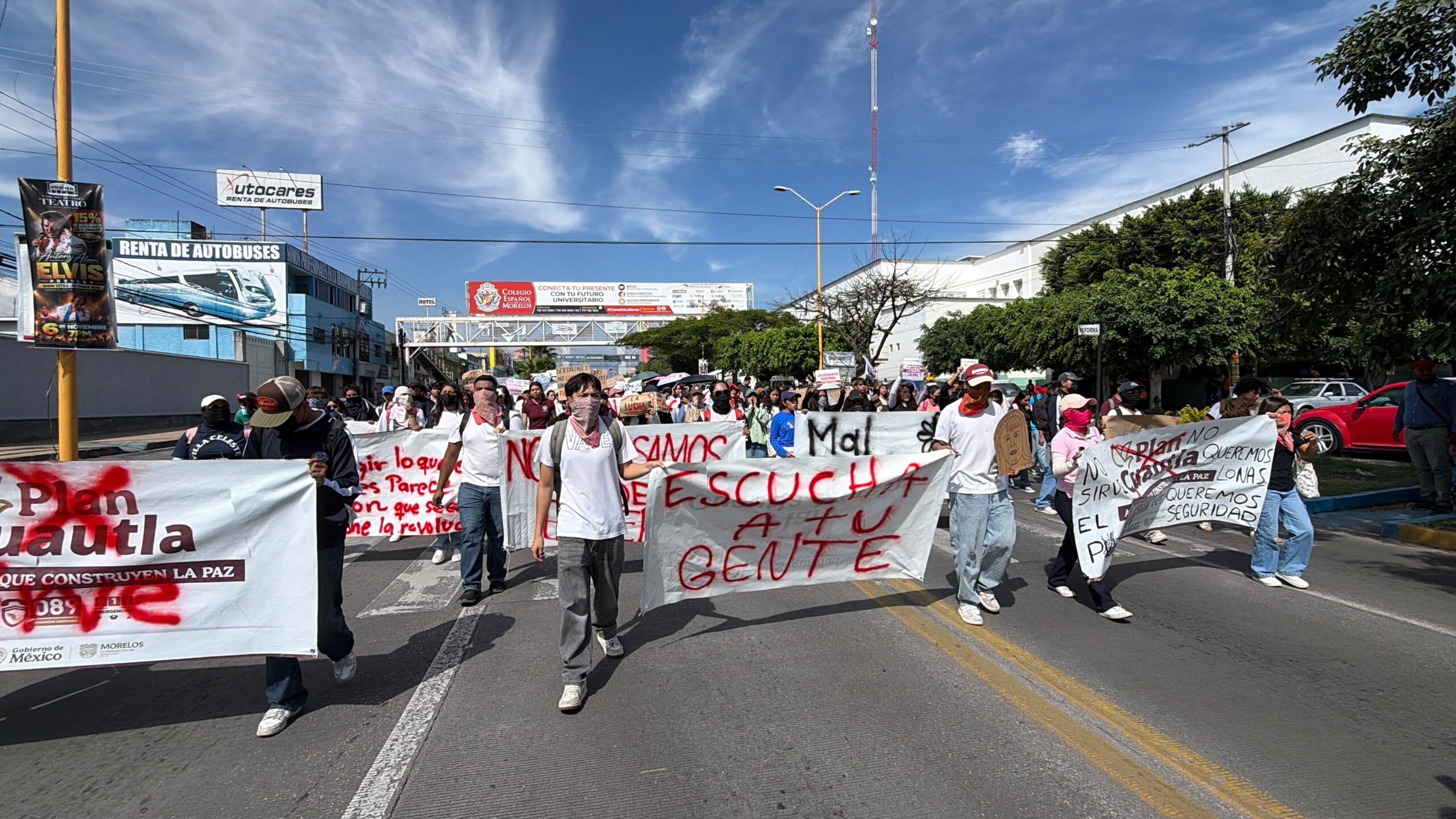 Normalistas de Cuautla salen a las calles para exigir seguridad