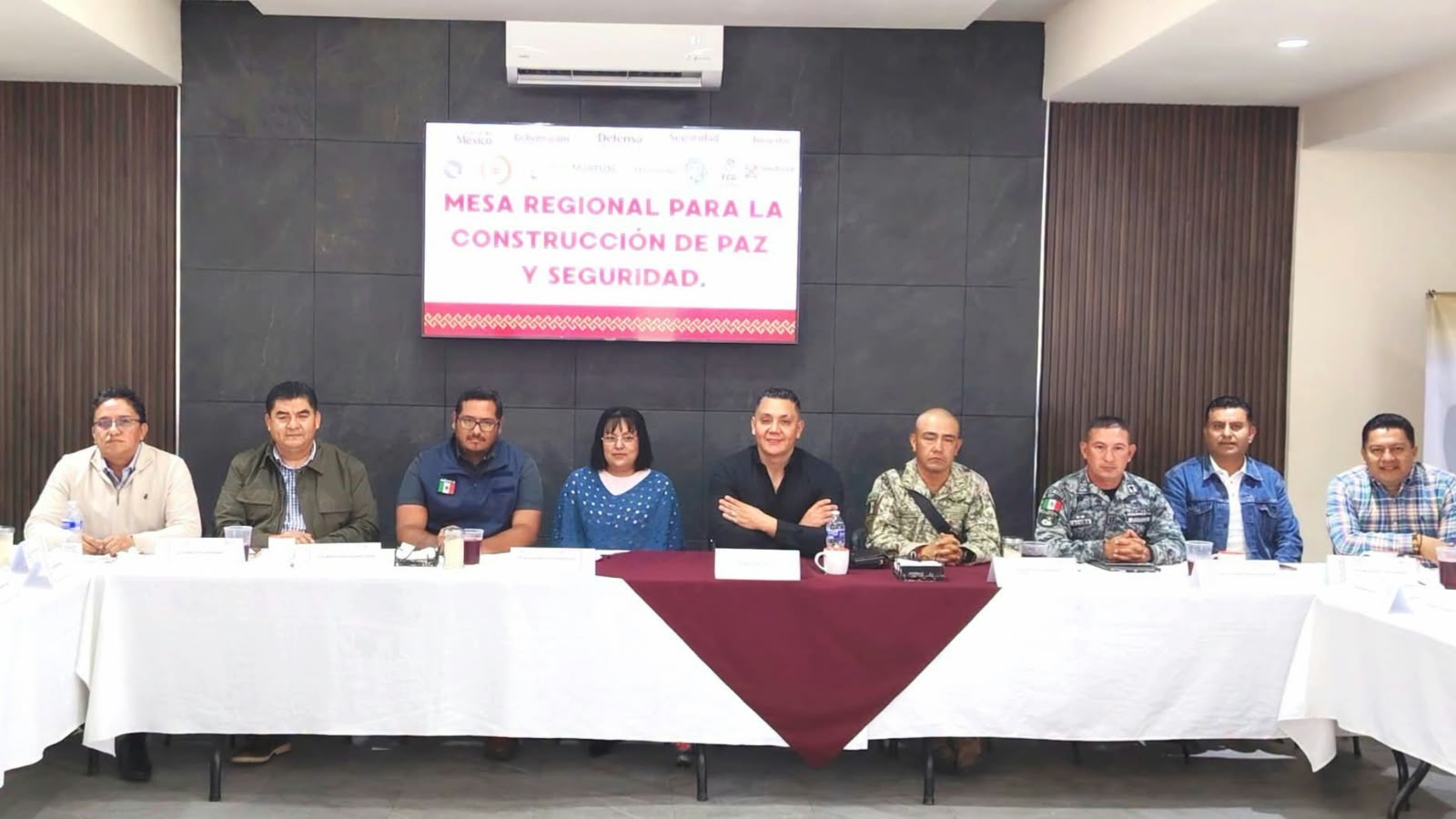 Ocuituco reúne a alcaldes y fuerzas de seguridad en mesa regional por la paz Ocuituco reúne a alcaldes y fuerzas de seguridad en mesa regional por la paz