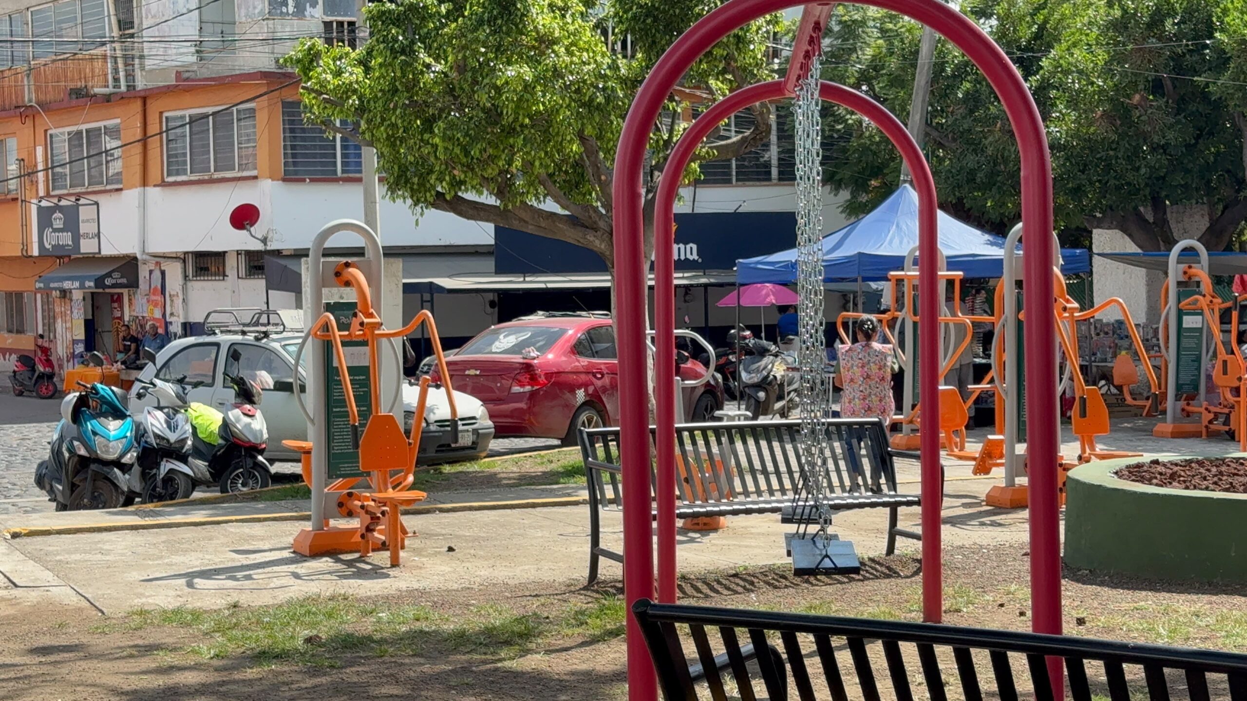 Mejoran parque público en la colonia Cuautlixco