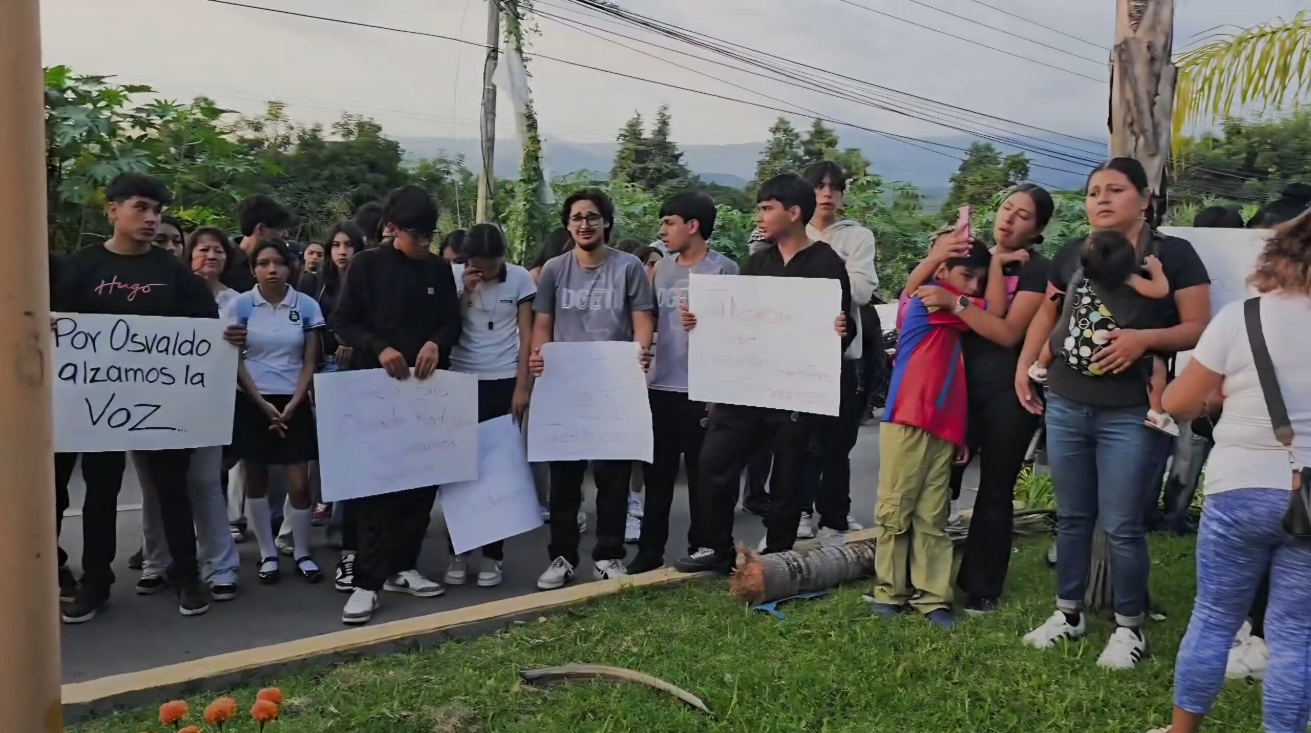 Exigen justicia por muerte de Osvaldo en la carretera Yautepec-Oacalco