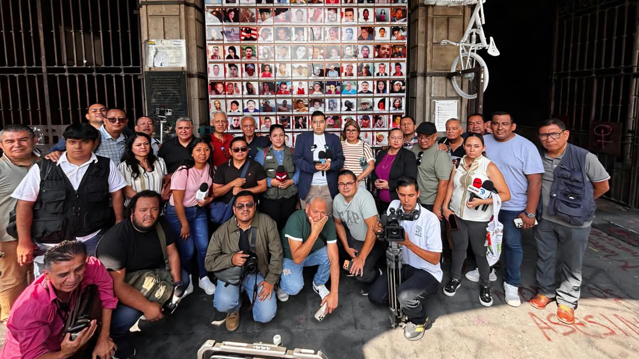 Periodistas denuncian agresiones durante marcha del 2 de octubre Periodistas denuncian agresiones durante marcha del 2 de octubre