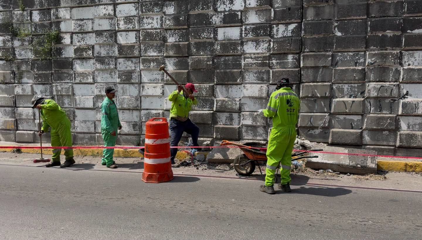 Retiran bloques desprendidos del “Puente Chueco” tras alerta ciudadana